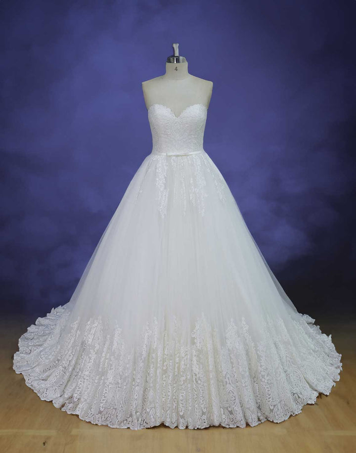 Fairytale Strapless Lace Ball Gown Wedding Dress with Sweetheart Neck RH1603